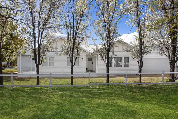 55 Meurant Avenue, Wagga Wagga NSW 2650