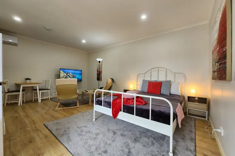 10 Lauffre Walk, Caroline Springs VIC 3023