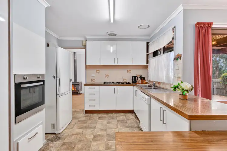 Second view of Homely house listing, 10 Paddington Avenue, Carrum Downs VIC 3201