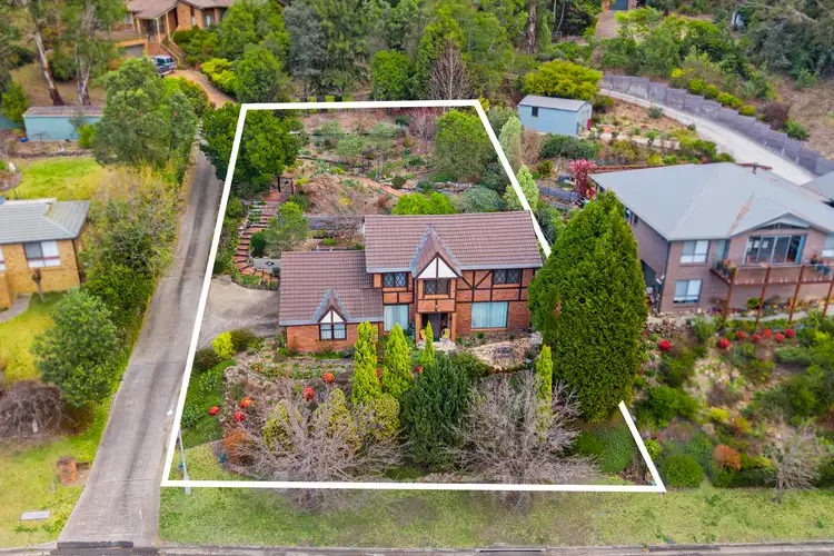 15 Hill Range Crescent, Lithgow NSW 2790