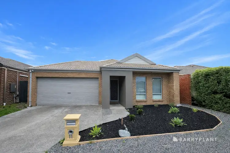 11 Everly Circuit, Pakenham VIC 3810