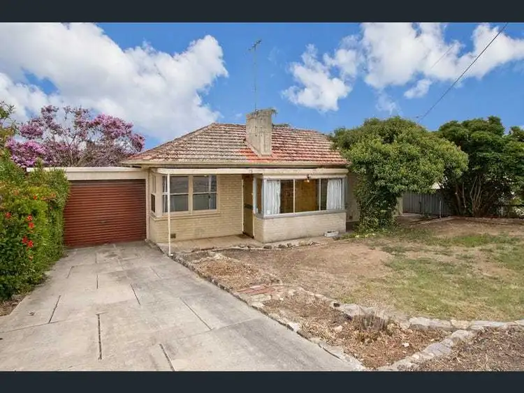 15 Amber Avenue, Clearview SA 5085