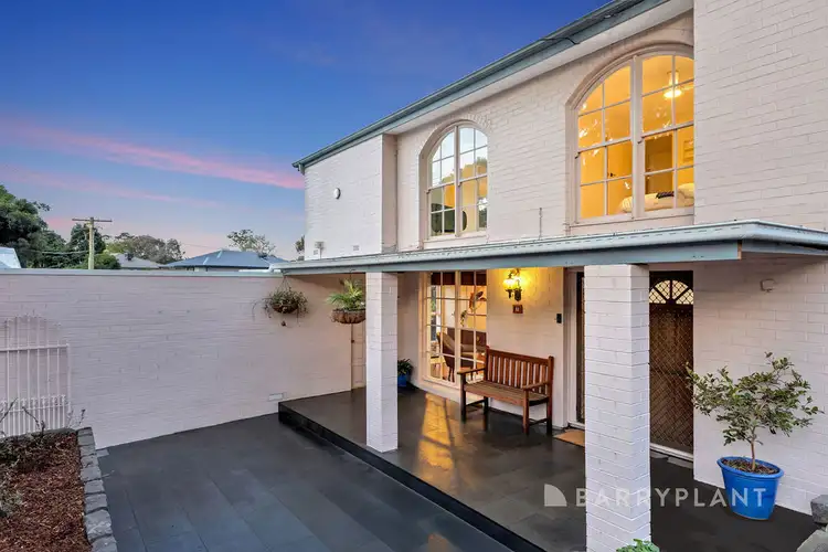 Second view of Homely house listing, 5 Keats Court, Ashwood VIC 3147