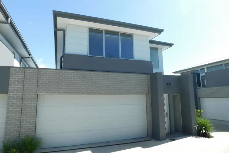 3/3 Colette Court, Canadian VIC 3350