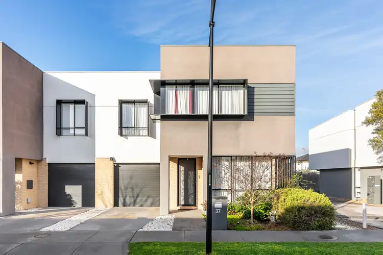37 Jackson Green Boulevard, Clayton South VIC 3169