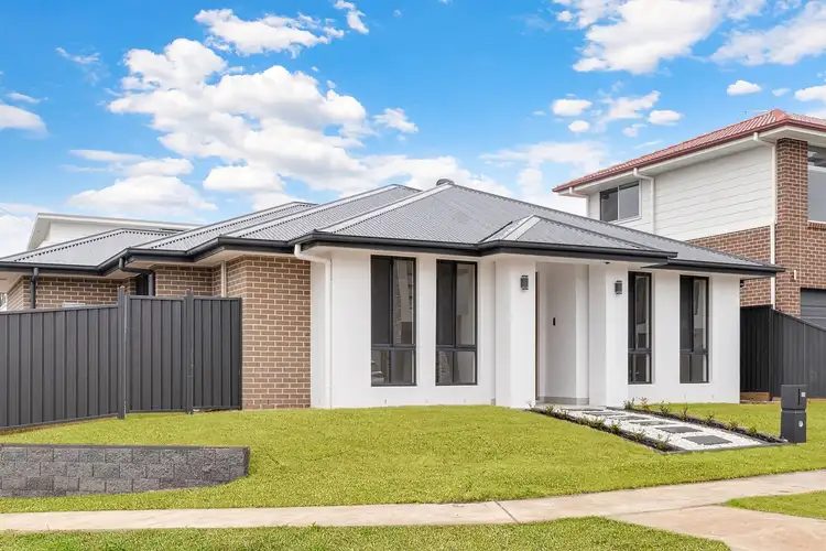 35 Parhelion Street, Austral NSW 2179
