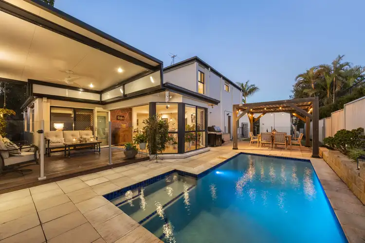 24 Blackbutt Place, Brookfield QLD 4069