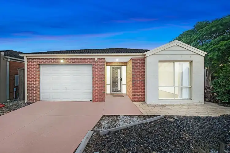 25 Solander Grove