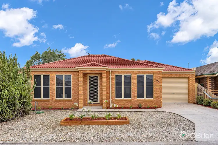 2/97 Dunvegan Drive, Kurunjang VIC 3337