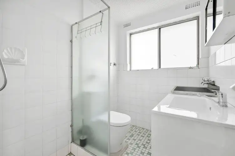 Fourth view of Homely apartment listing, 8/3 Francis Street, Dee Why NSW 2099