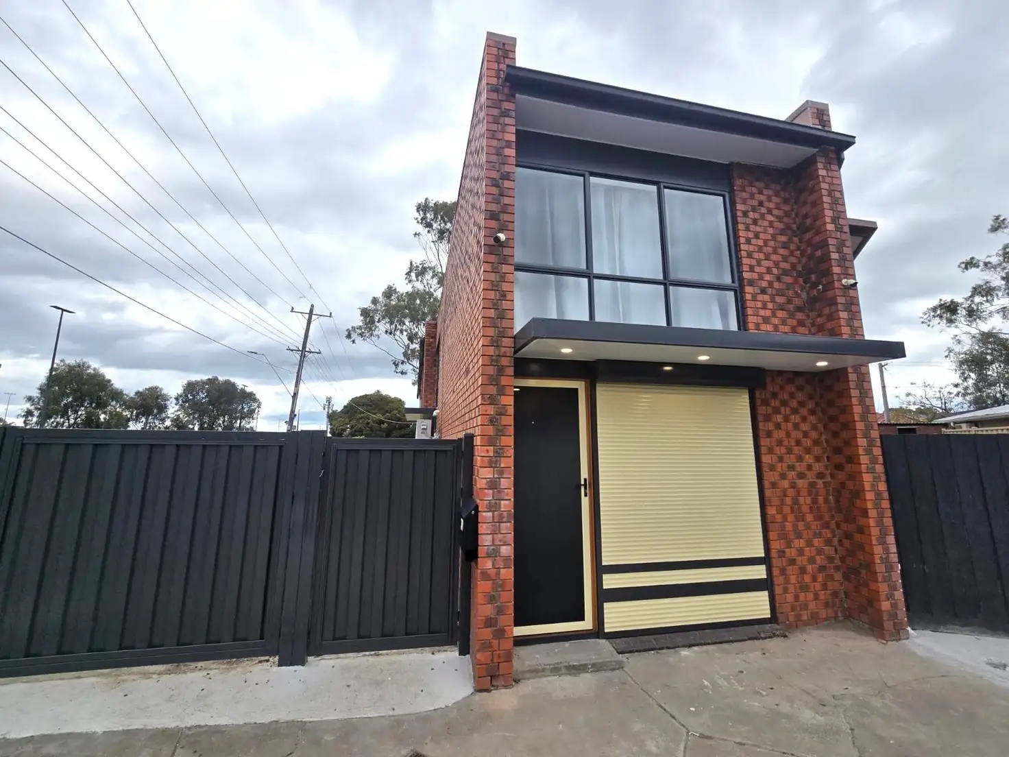 Main view of Homely townhouse listing, 39 McKechnie Street, St Albans VIC 3021