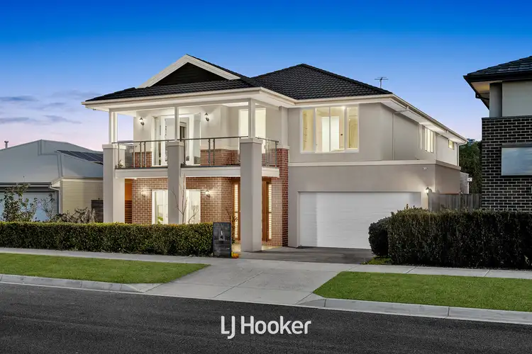 17 Lucinda Lane, Cranbourne North VIC 3977