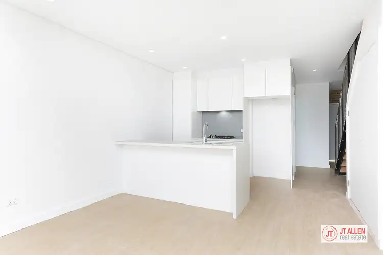 17/8-10 Cowper Street, Marrickville NSW 2204