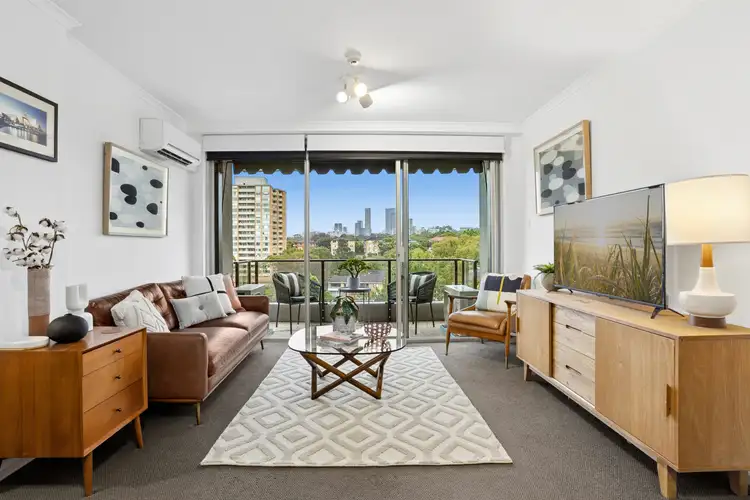 32/16 Carr Street