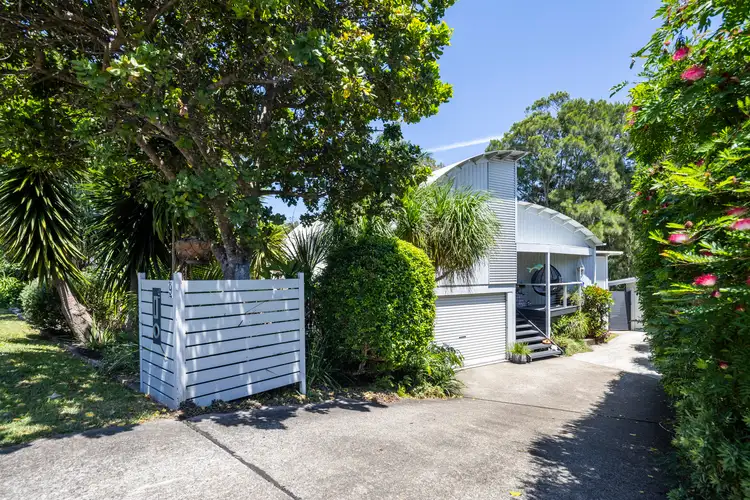 9 Charles Parry Street, Crescent Head NSW 2440