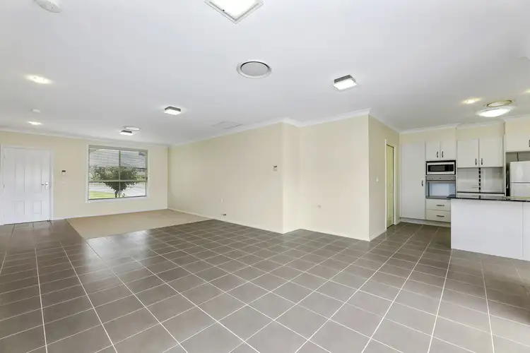 Fifth view of Homely semi-detached listing, 18 Evesham Circuit, Tamworth NSW 2340