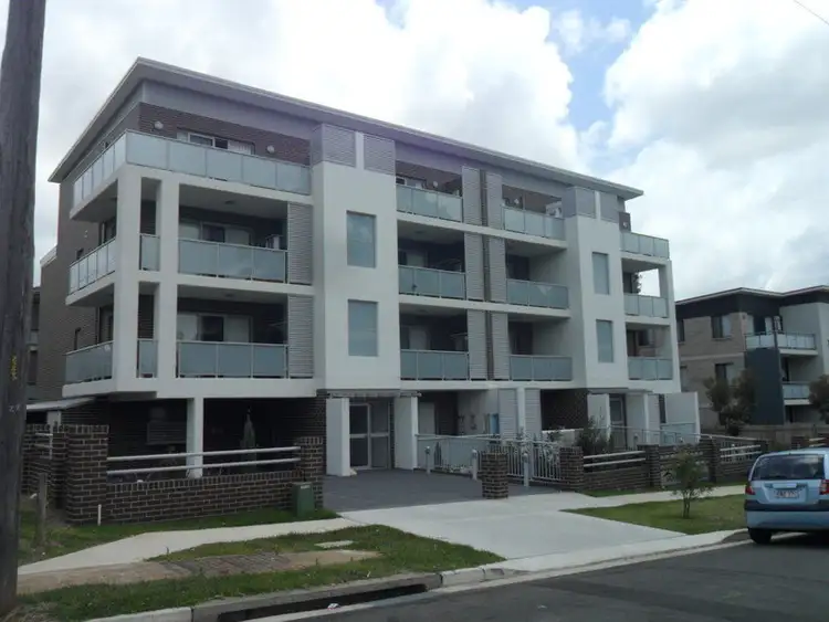 10/63 The Esplanade, Guildford NSW 2161