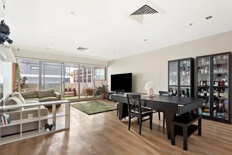 1209/12 Yarra Street