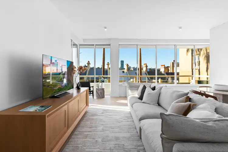 Main view of Homely apartment listing, 2/39 Elizabeth Bay Road, Elizabeth Bay NSW 2011