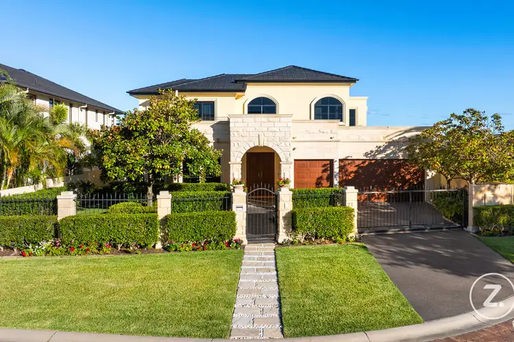 21 Royal Albert Crescent, Sovereign Islands QLD 4216