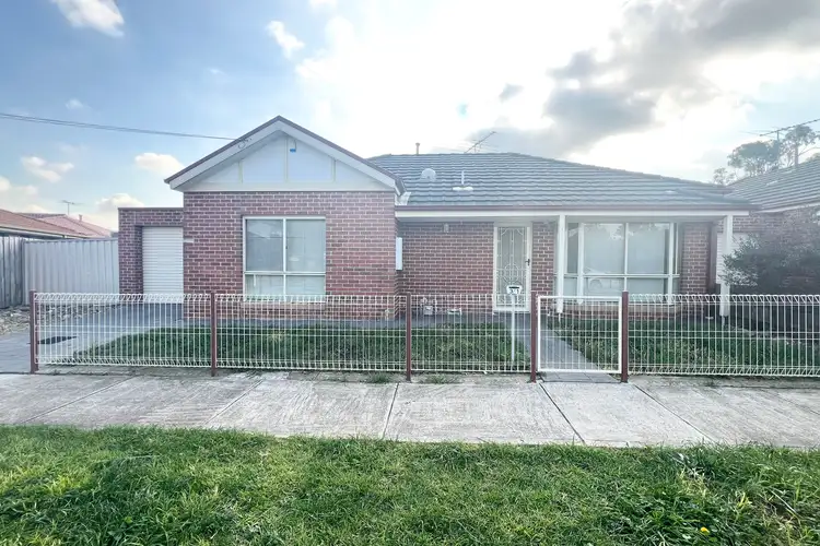 3/1 Lister Street, St Albans VIC 3021