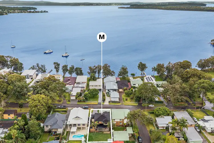 5 Bambury Avenue, Summerland Point NSW 2259