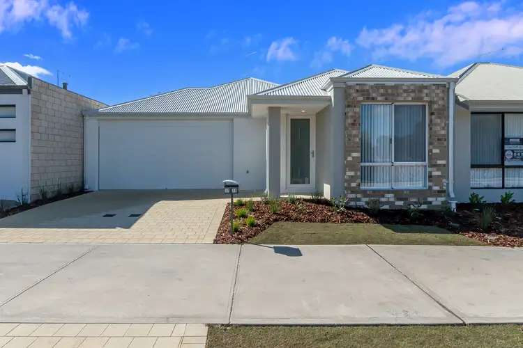 17/11 Piara Drive, Piara Waters WA 6112