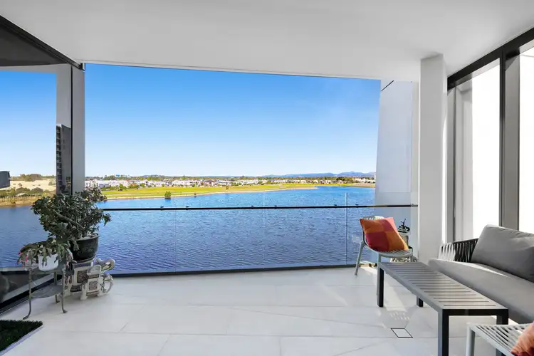 2402/2 The Lanes Boulevard