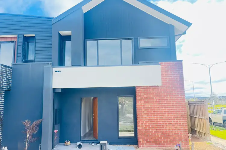 2 Radius Walk, Donnybrook VIC 3064