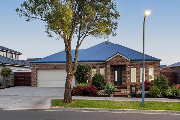 17 Sunnyside Way, Cairnlea VIC 3023