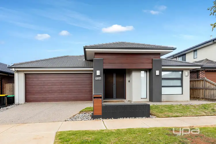 228 Frontier Avenue, Aintree VIC 3336