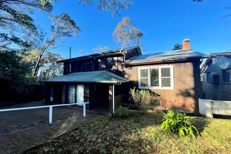 2 Victoria Street, Wentworth Falls NSW 2782