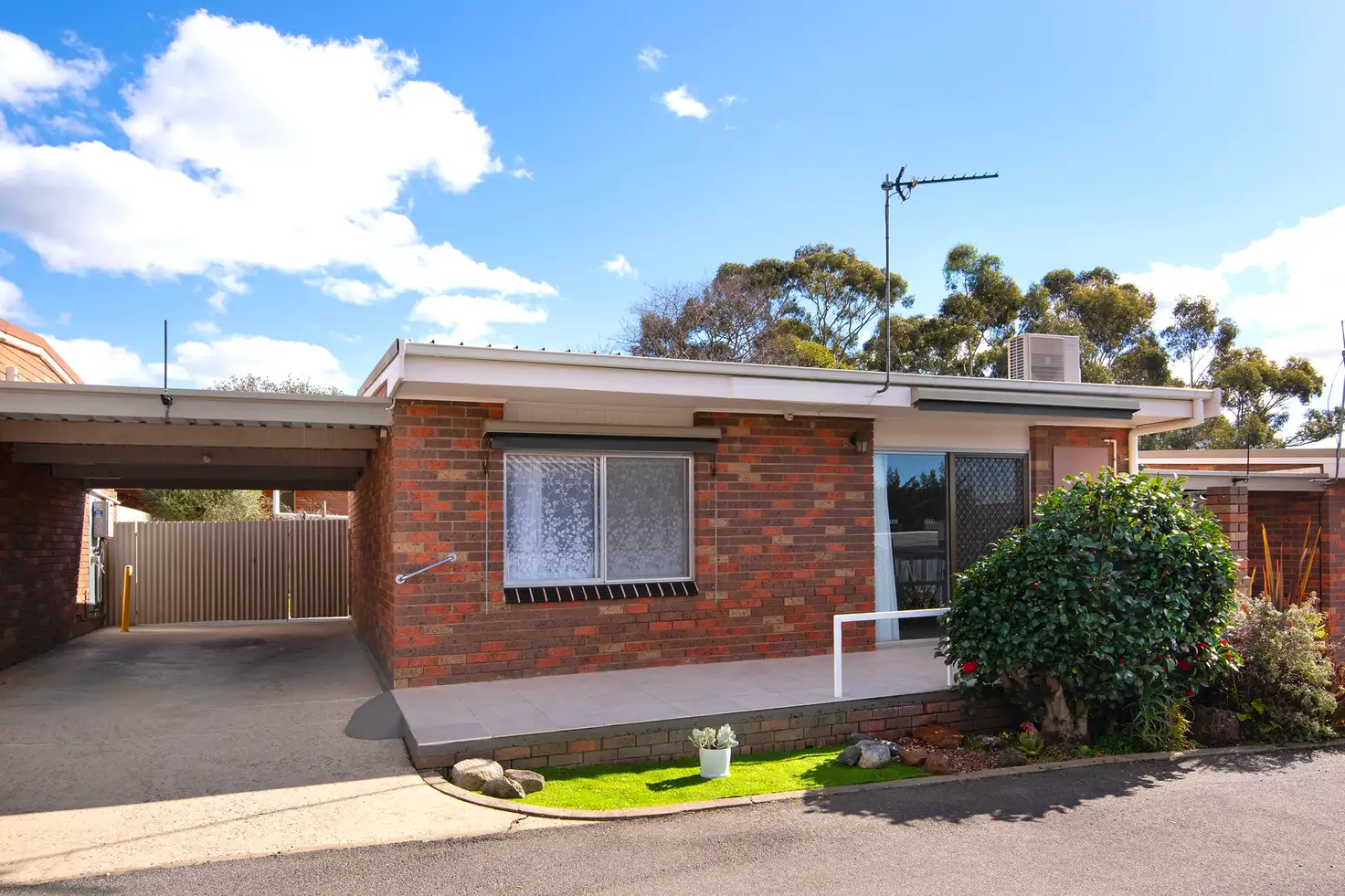 Main view of Homely house listing, 2/43 William Street, Castlemaine VIC 3450