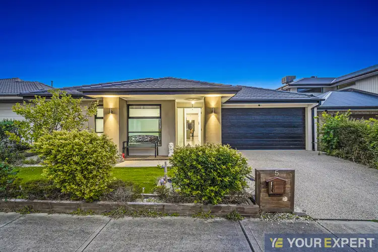 5 Amburla Drive, Cranbourne North VIC 3977