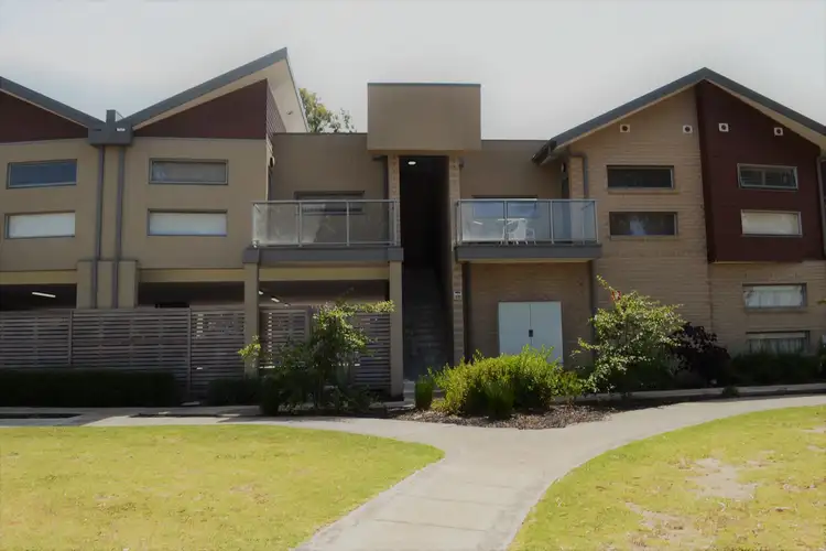 15 Hinterland Drive, Lynbrook VIC 3975