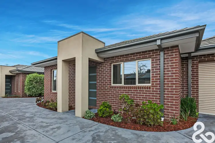 2/6 Merrilands Road, Reservoir VIC 3073