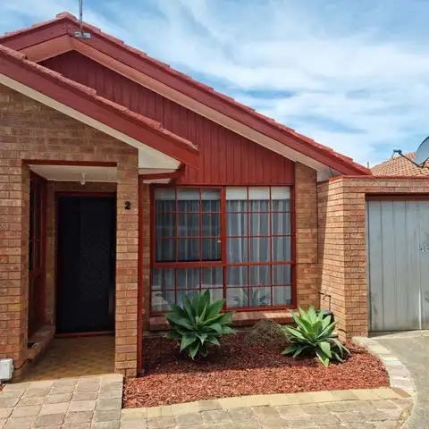 2/9 Alexina Street, St Albans VIC 3021
