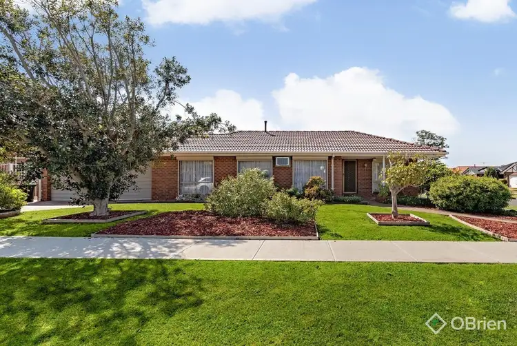 16 Prince Albert Crescent, Taylors Lakes VIC 3038