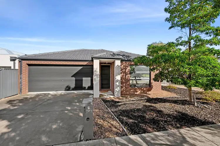 7 Whipbird Way, St Leonards VIC 3223