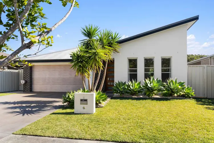 14 Broadwater Street, Sandy Beach NSW 2456