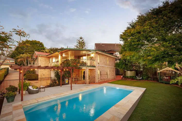 3 Preston Place, Brookfield QLD 4069