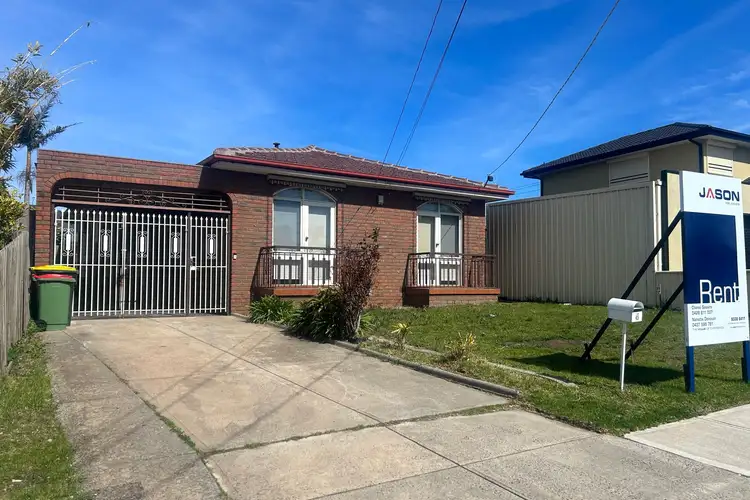 4 Fairbank Avenue, Gladstone Park VIC 3043