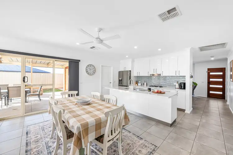 Fifth view of Homely house listing, 3 Cufari Drive, Red Cliffs VIC 3496