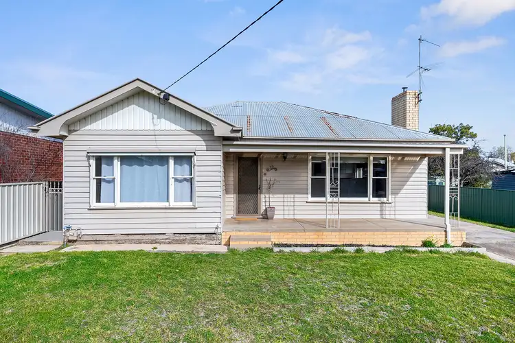 12 Barr Street, Maryborough VIC 3465
