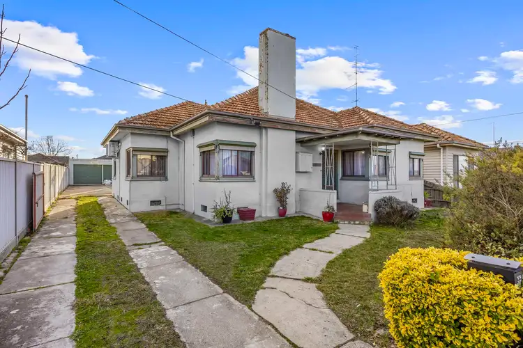 33 Brinkley Avenue, Wendouree VIC 3355