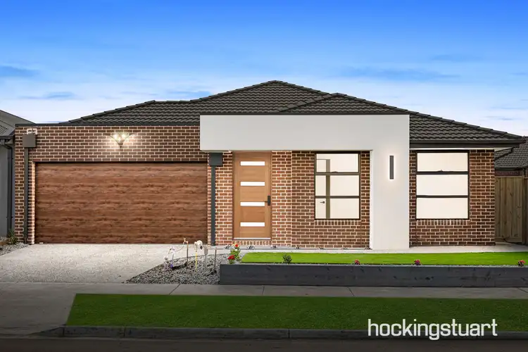8 Foreshores Drive, Donnybrook VIC 3064