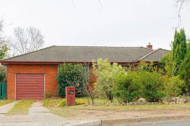 19 Bragg Street, Hackett ACT 2602