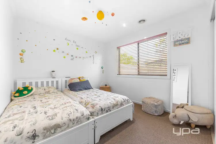 13 Hascombe Drive, Caroline Springs VIC 3023