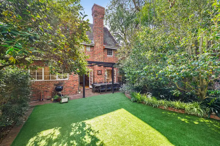 10 Chaddesley Avenue, St Kilda East VIC 3183