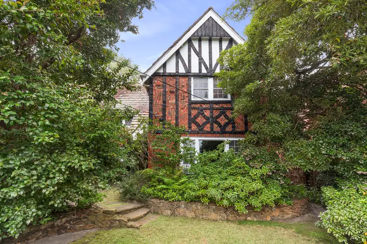 10 Chaddesley Avenue, St Kilda East VIC 3183